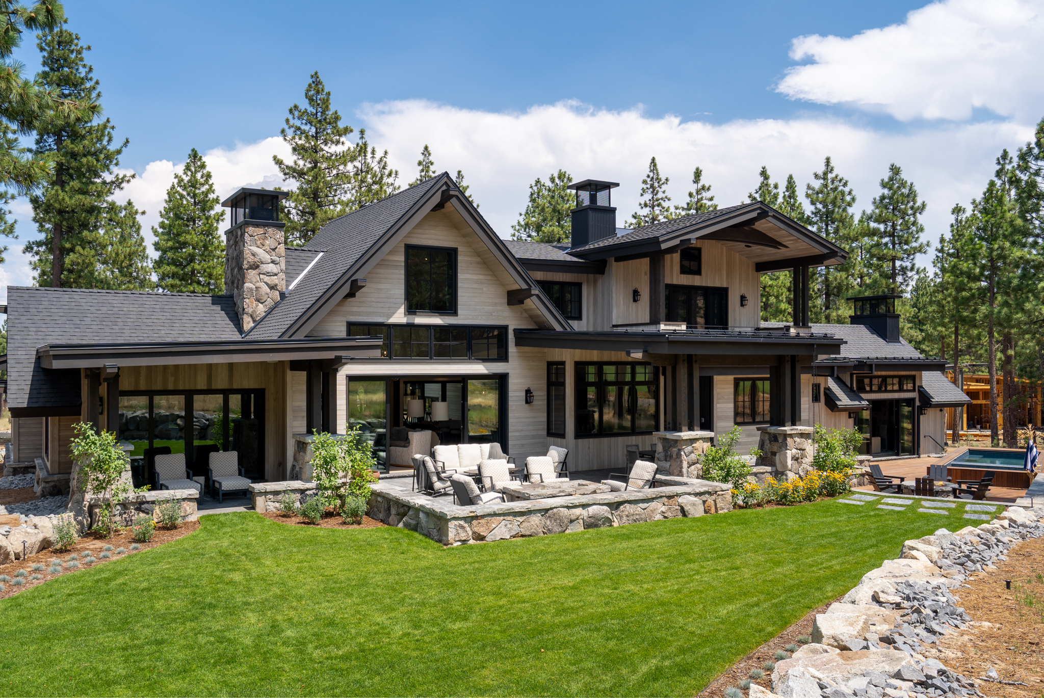 Clear Creek mountain modern home by Greenwood Homes Tahoe/Truckee