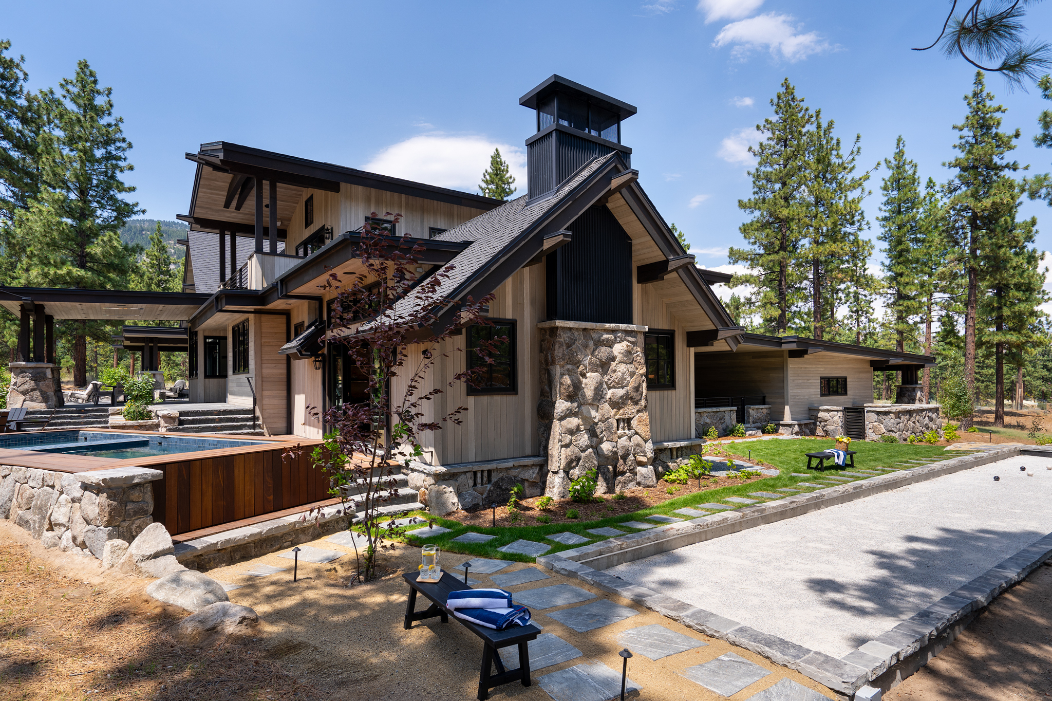 Clear Creek mountain modern home by Greenwood Homes Tahoe/Truckee